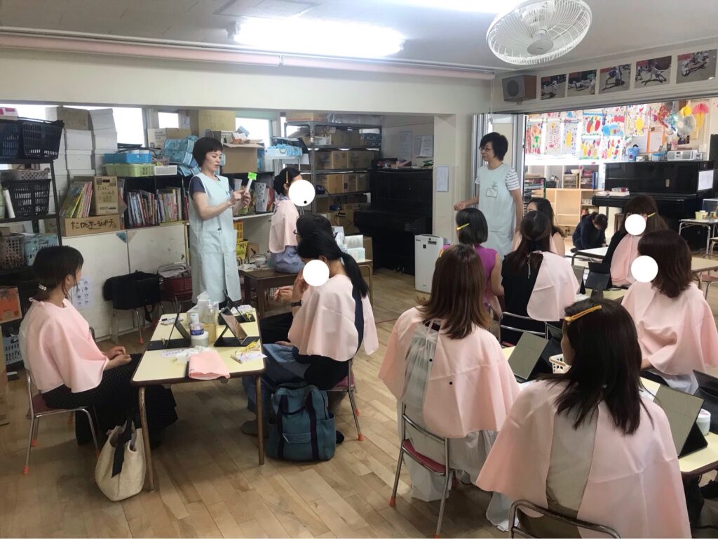 幼稚園にてメイクレッスン会